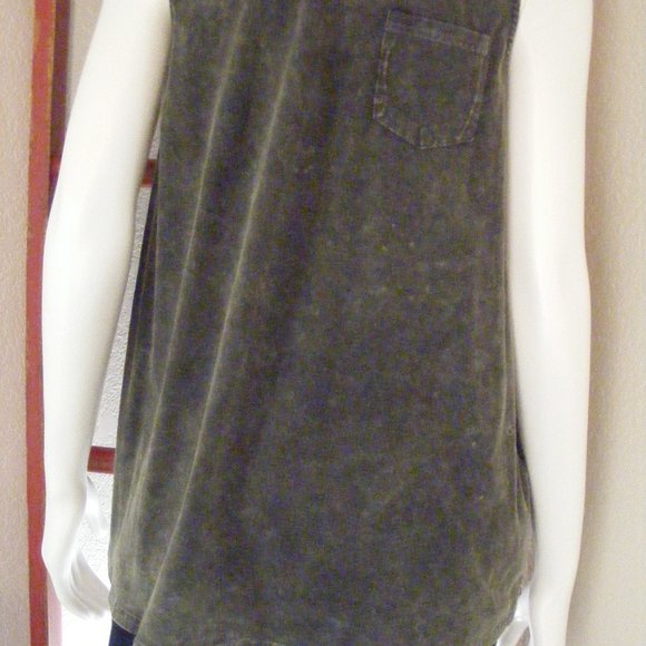 Hem and Threads Shirt - NWT - Picture 4 of 5